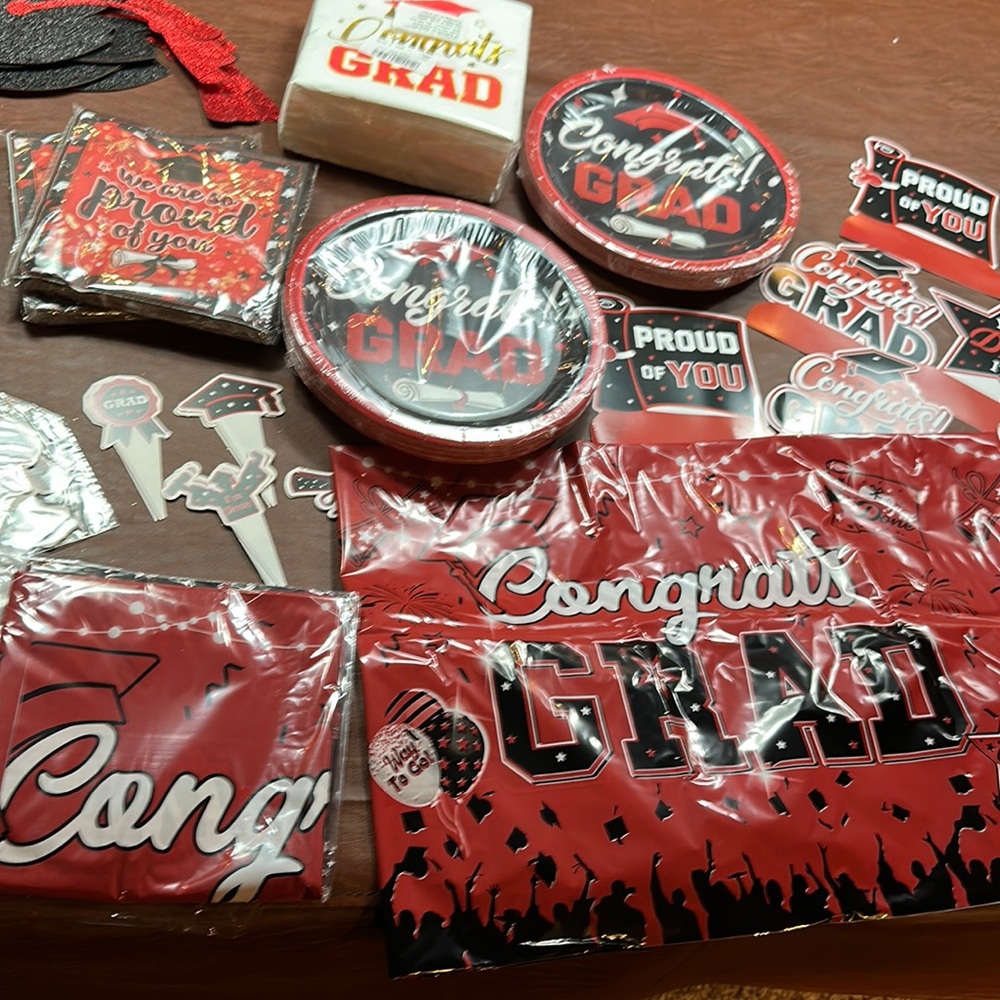 Graduation party decor lot